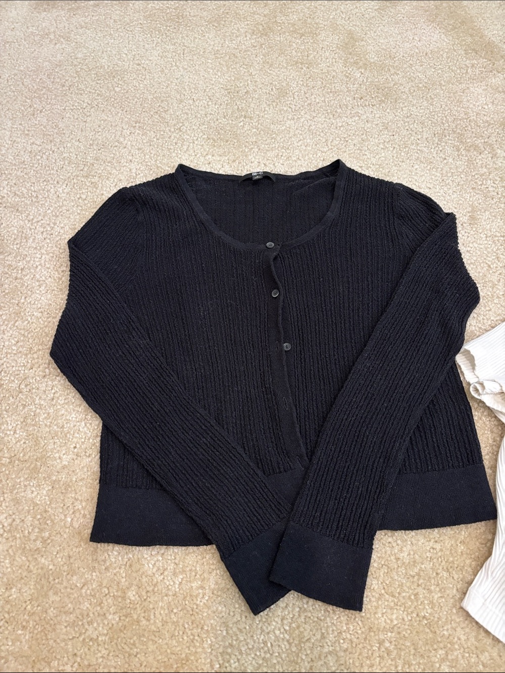 Uniqlo Cardigan and Shirt - Picture 4 of 7